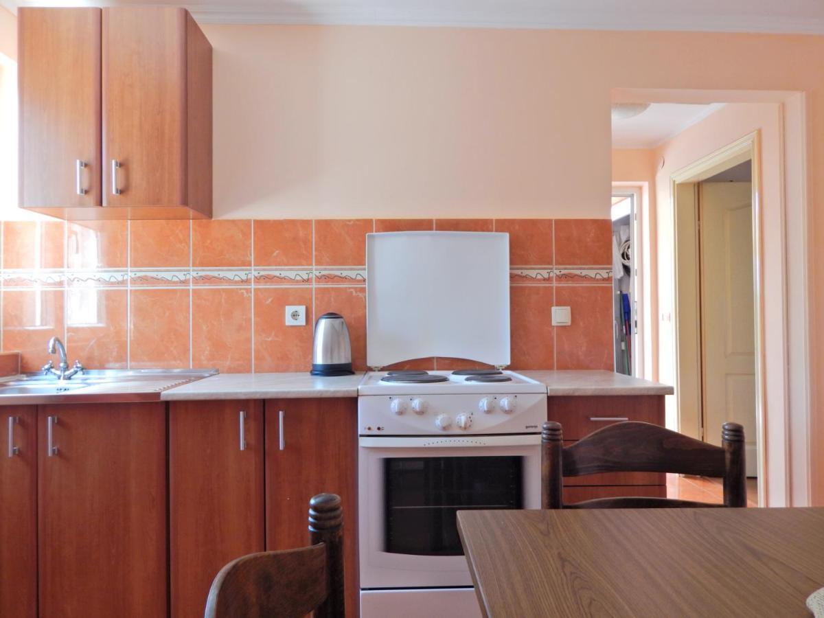 Apartmani Sindik ติวัต ภายนอก รูปภาพ