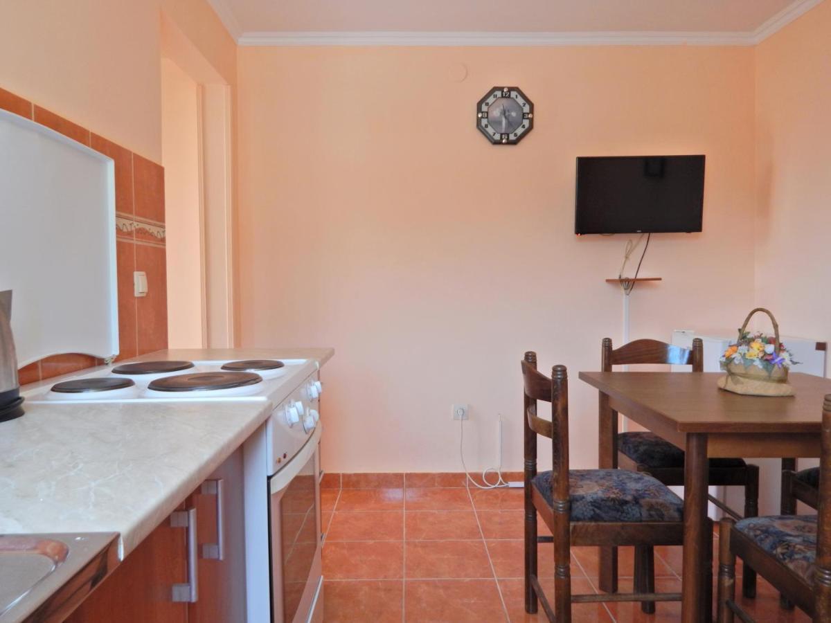 Apartmani Sindik ติวัต ภายนอก รูปภาพ